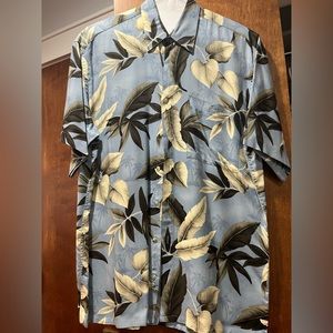 Pierre Cardin Hawaiian Button Down Top!